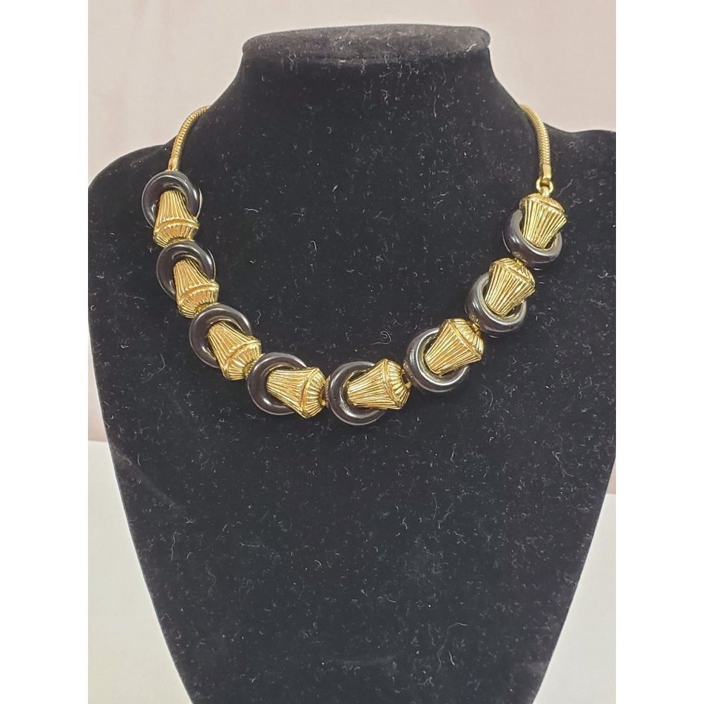 Vintage Trifari Gold Basket Black Enamel Rings Necklace - Picture 2 of 6